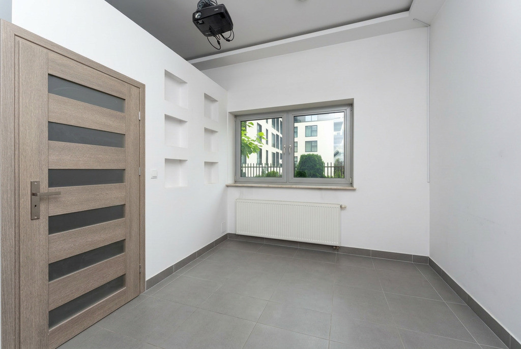 Commercial space Sale Kraków Kobierzyńska 3